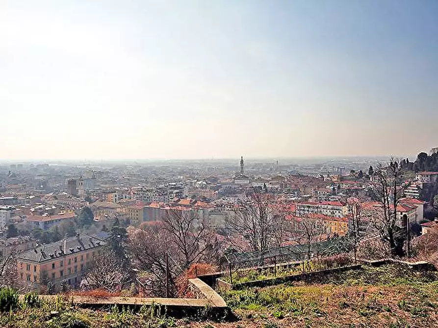 Immagine 11 di Appartamento in vendita  in via porta dipinta a Bergamo