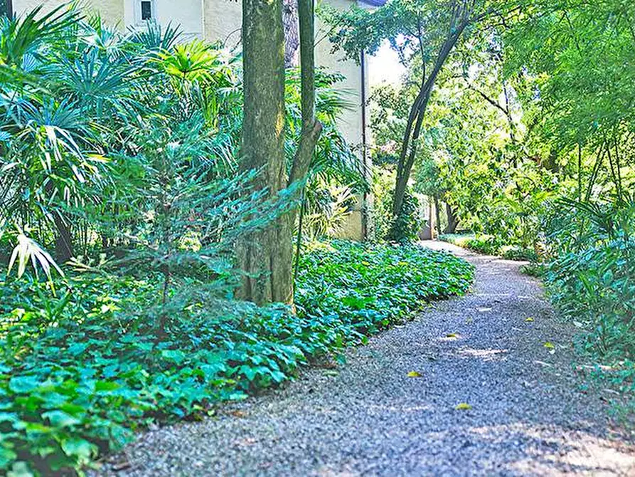 Immagine 26 di Villa in vendita  in via XXIV Maggio a Marostica