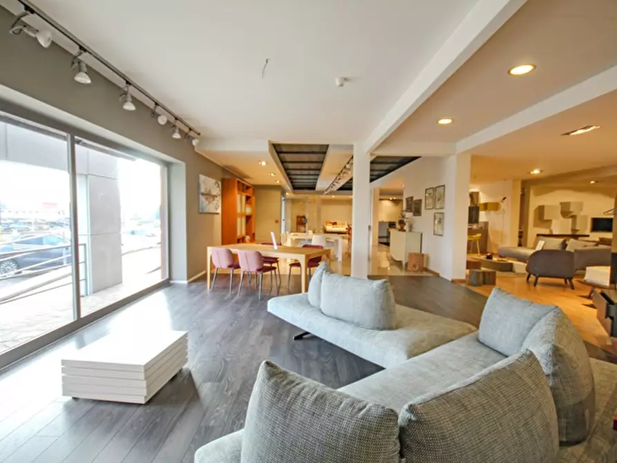 Immagine 7 di Negozio in vendita  in via Dei Termini a Arcene