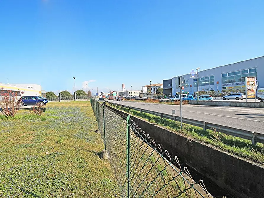 Immagine 6 di Negozio in vendita  in via Dei Termini a Arcene