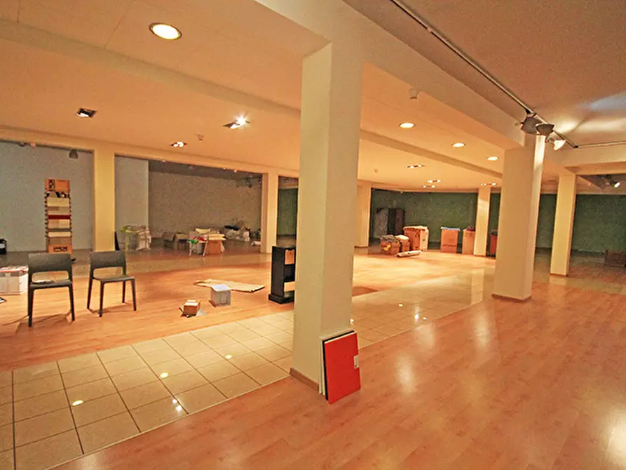 Immagine 7 di Negozio in vendita  in via Dei Termini a Arcene