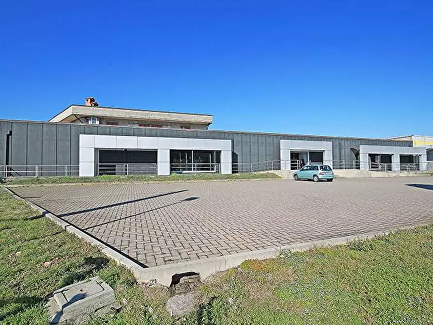 Immagine 4 di Negozio in vendita  in via Dei Termini a Arcene