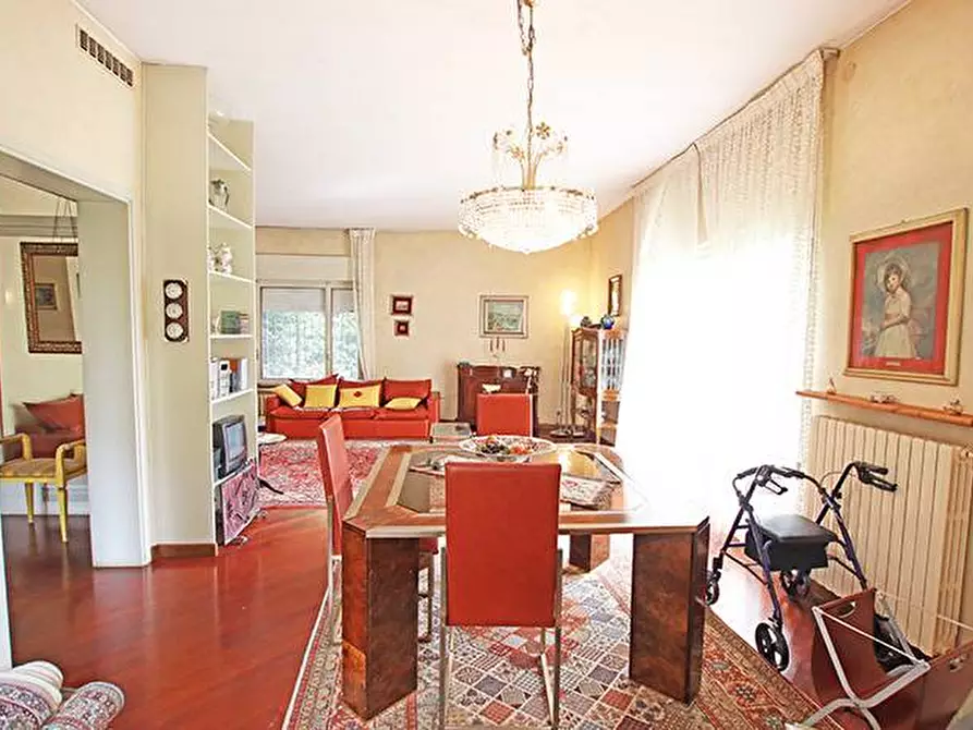 Immagine 8 di Villa in vendita  in via lotto a Seriate