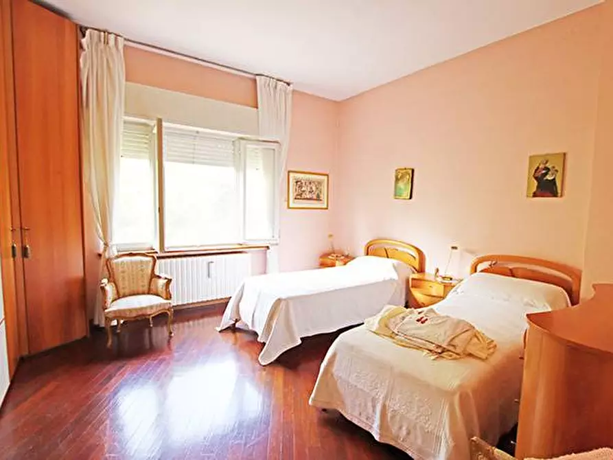 Immagine 15 di Villa in vendita  in via lotto a Seriate