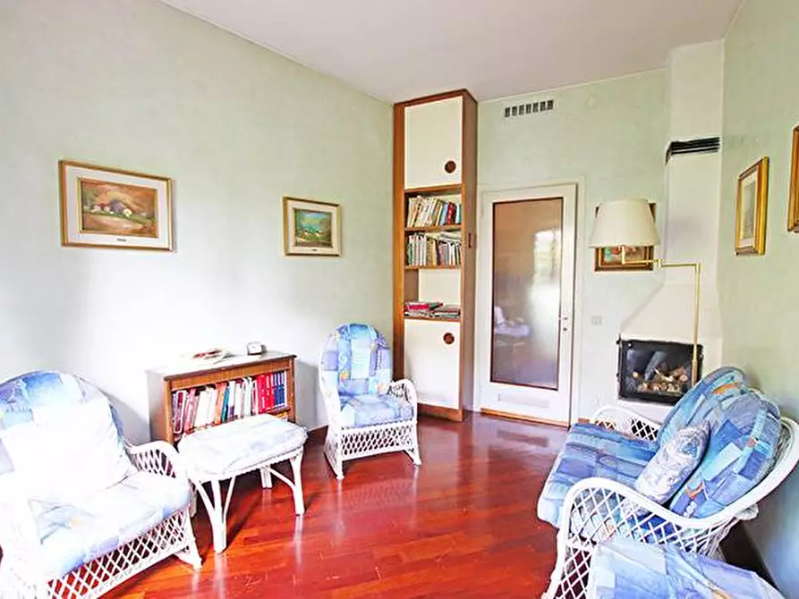 Immagine 18 di Villa in vendita  in via lotto a Seriate