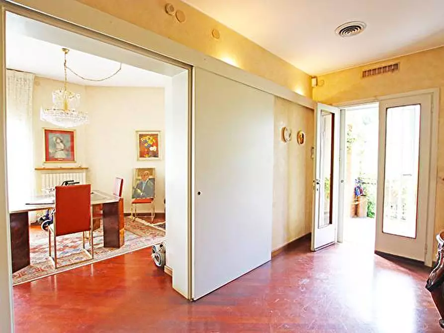 Immagine 12 di Villa in vendita  in via lotto a Seriate