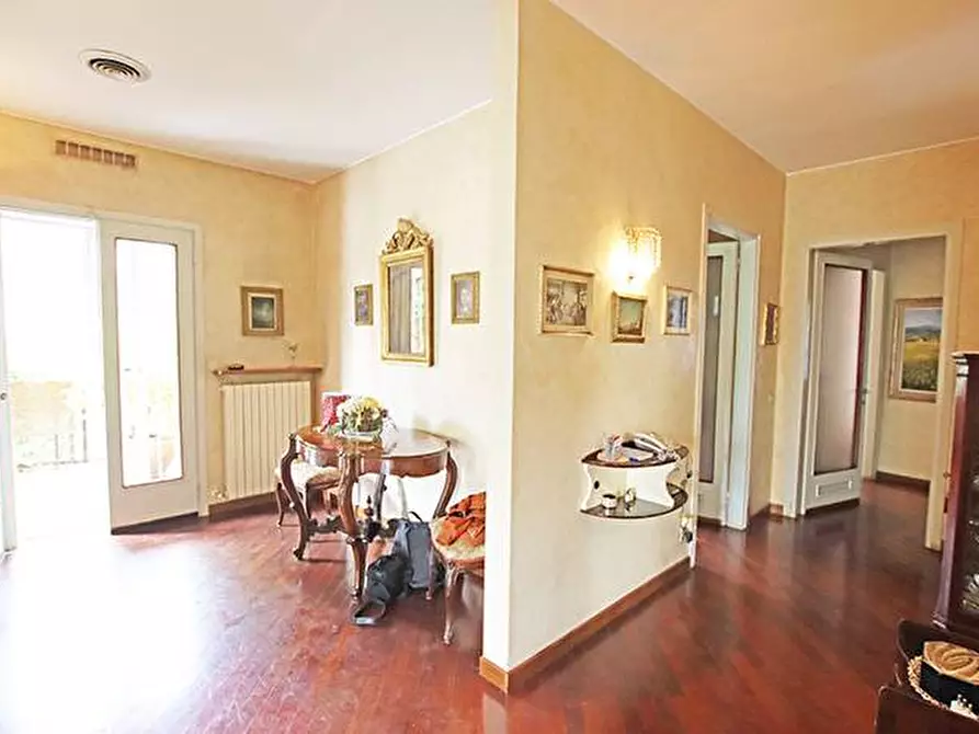 Immagine 13 di Villa in vendita  in via lotto a Seriate