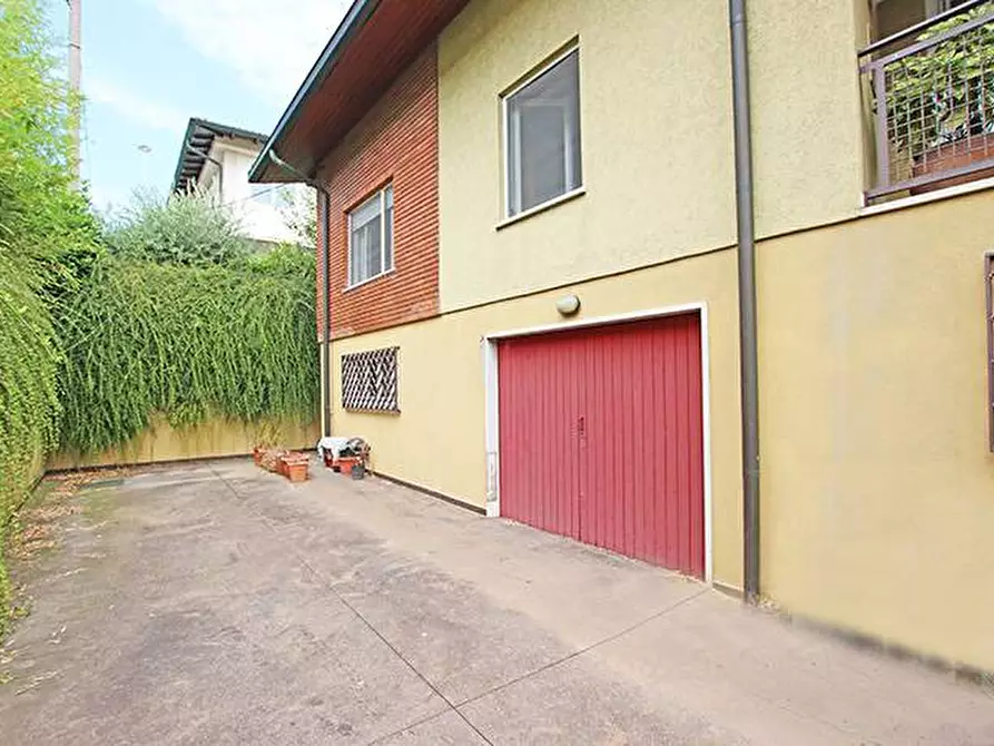 Immagine 5 di Villa in vendita  in via lotto a Seriate