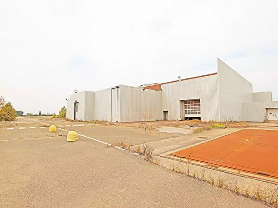 Immagine 2 di Capannone industriale in vendita  in Strada Provinciale 596 a Castelnovetto