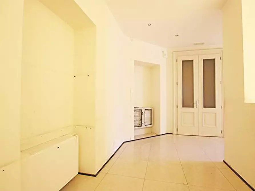 Immagine 14 di Ufficio in affitto  a Bergamo