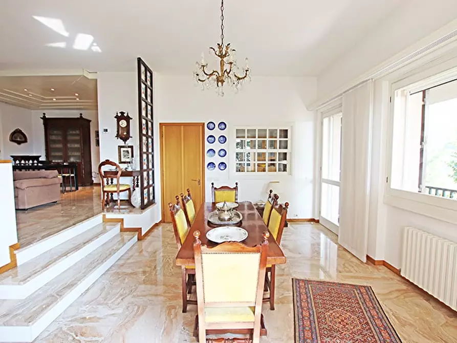 Immagine 11 di Villa in vendita  in via dei corni a Alzano Lombardo