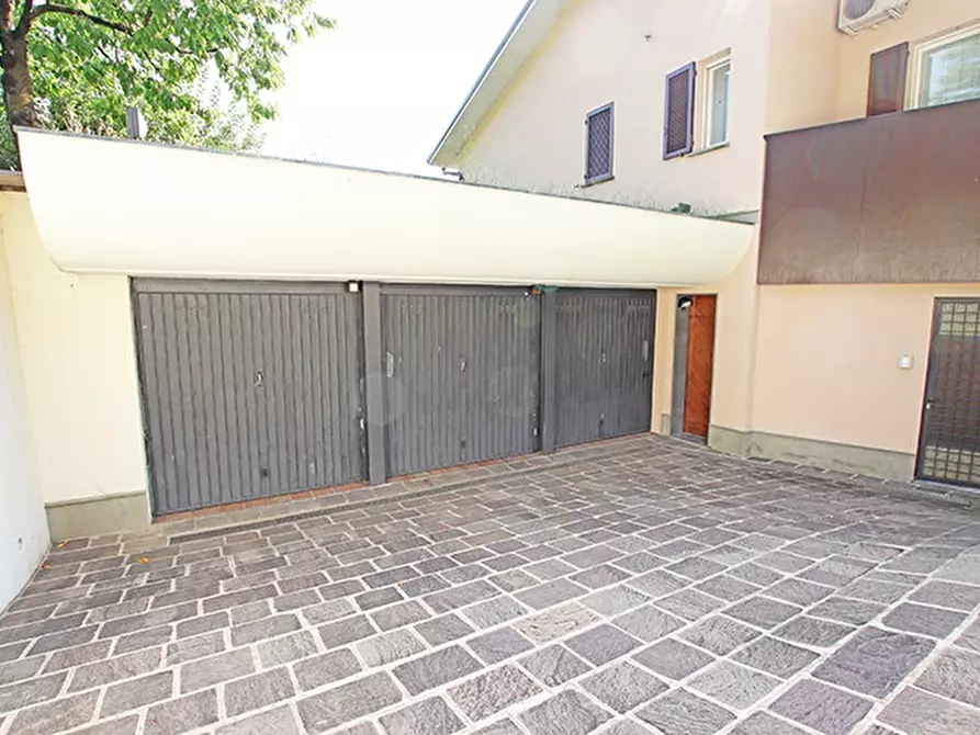 Immagine 4 di Villa in vendita  in via dei corni a Alzano Lombardo