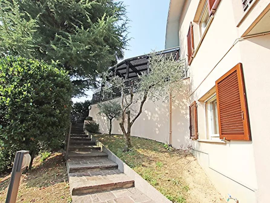 Immagine 5 di Villa in vendita  in via dei corni a Alzano Lombardo