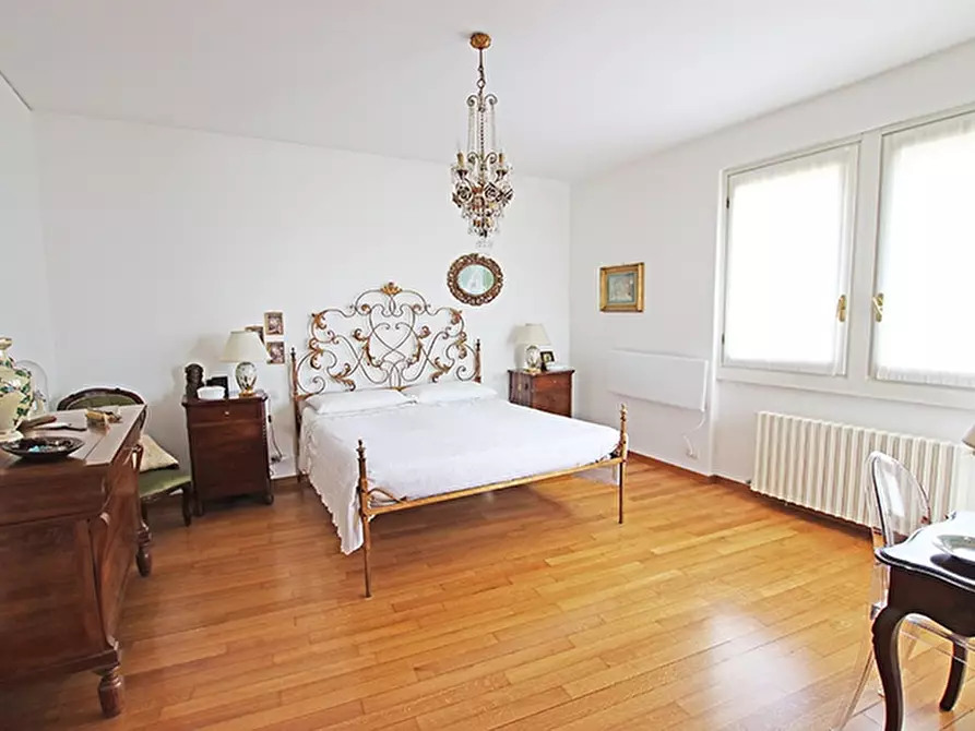 Immagine 21 di Villa in vendita  in via dei corni a Alzano Lombardo