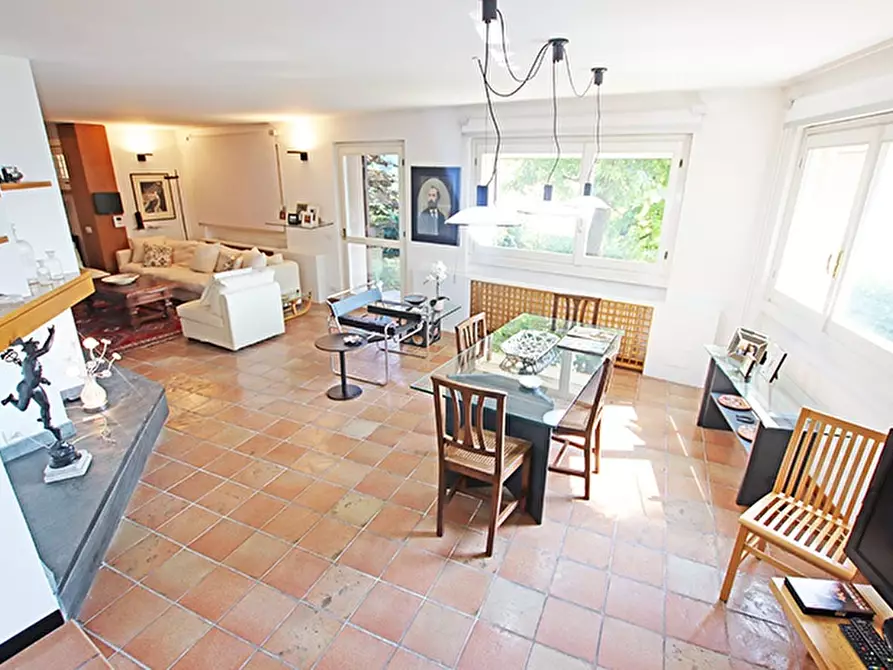 Immagine 30 di Villa in vendita  in via dei corni a Alzano Lombardo