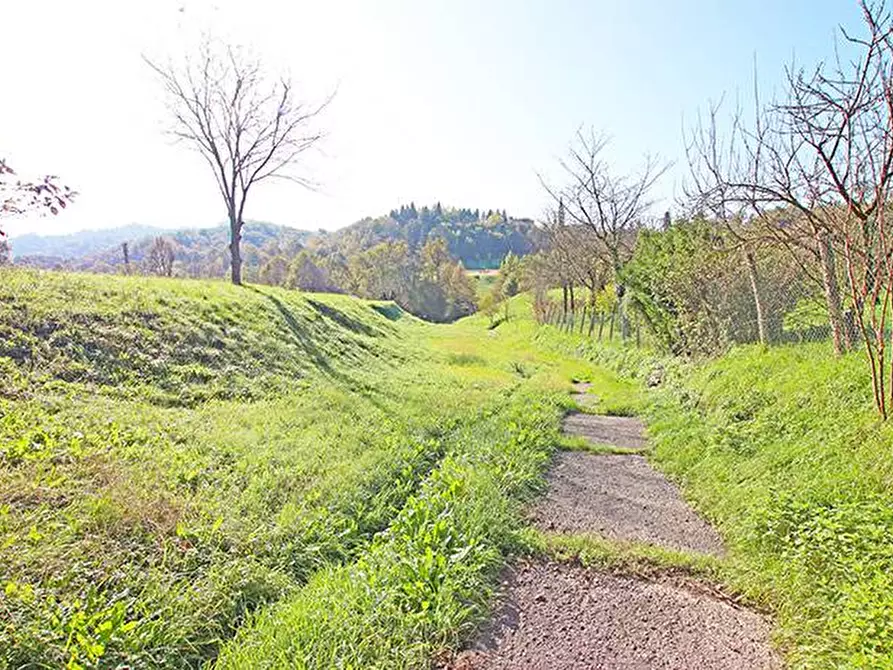 Immagine 26 di Rustico / casale in vendita  in via agricoltura a Caprino Bergamasco