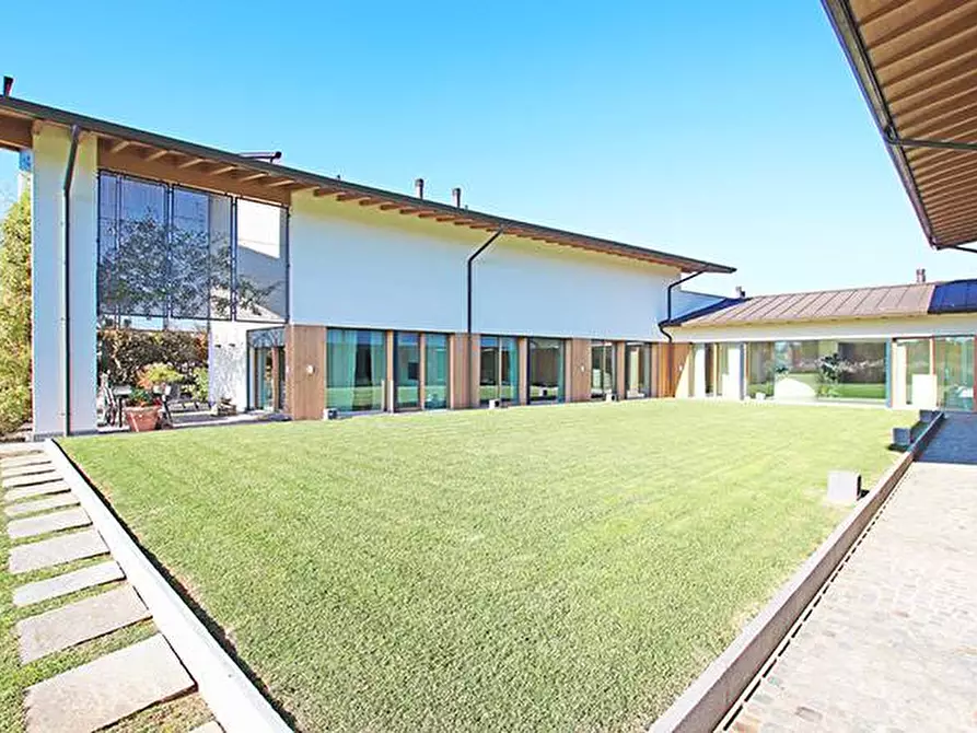 Immagine 7 di Villa in vendita  in via colombo a Treviolo