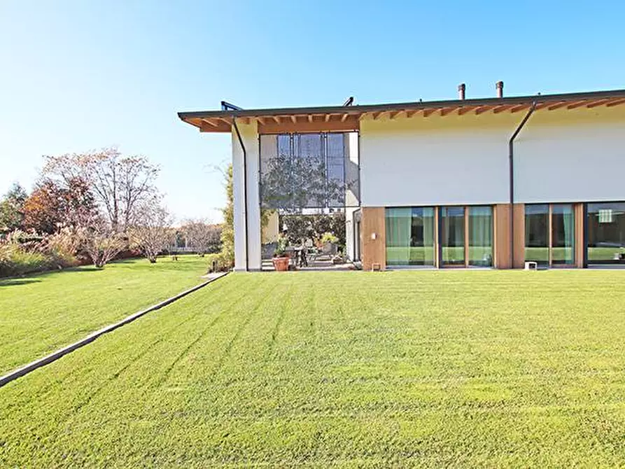 Immagine 8 di Villa in vendita  in via colombo a Treviolo