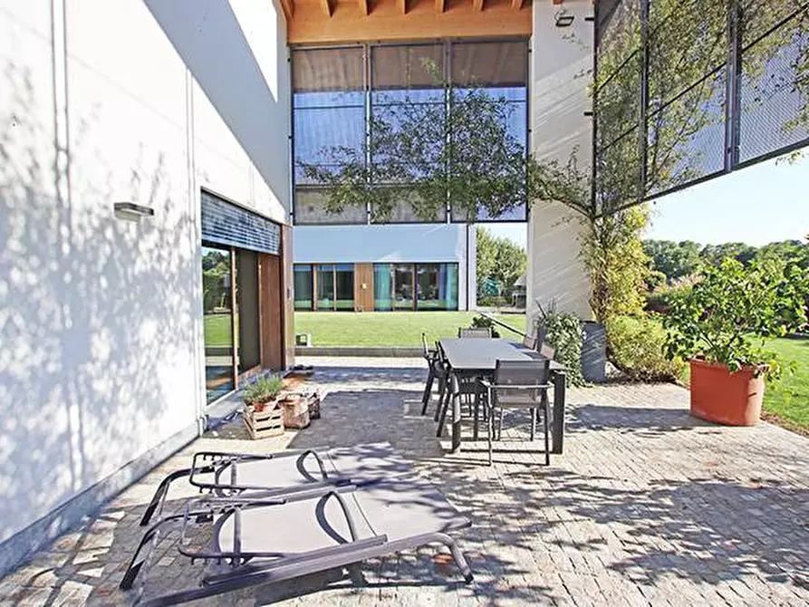 Immagine 10 di Villa in vendita  in via colombo a Treviolo