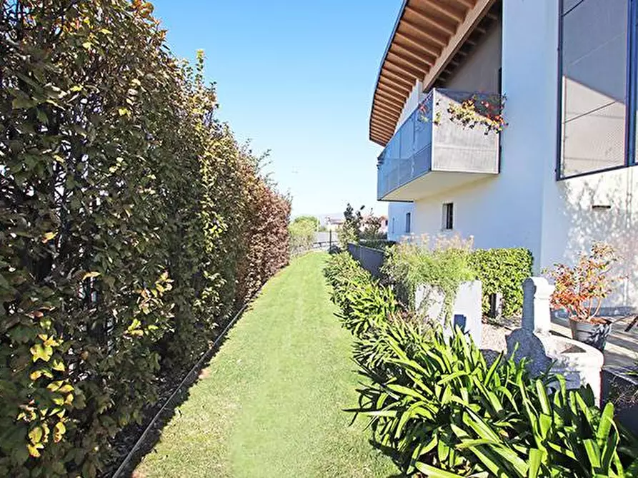 Immagine 11 di Villa in vendita  in via colombo a Treviolo