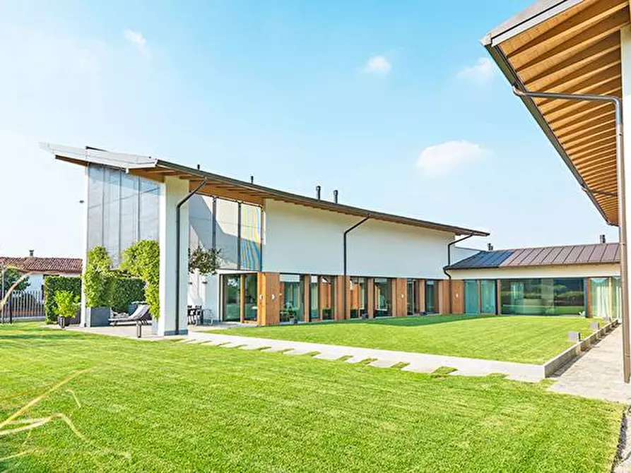 Immagine 12 di Villa in vendita  in via colombo a Treviolo