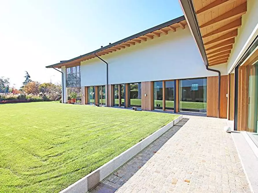 Immagine 28 di Villa in vendita  in via colombo a Treviolo