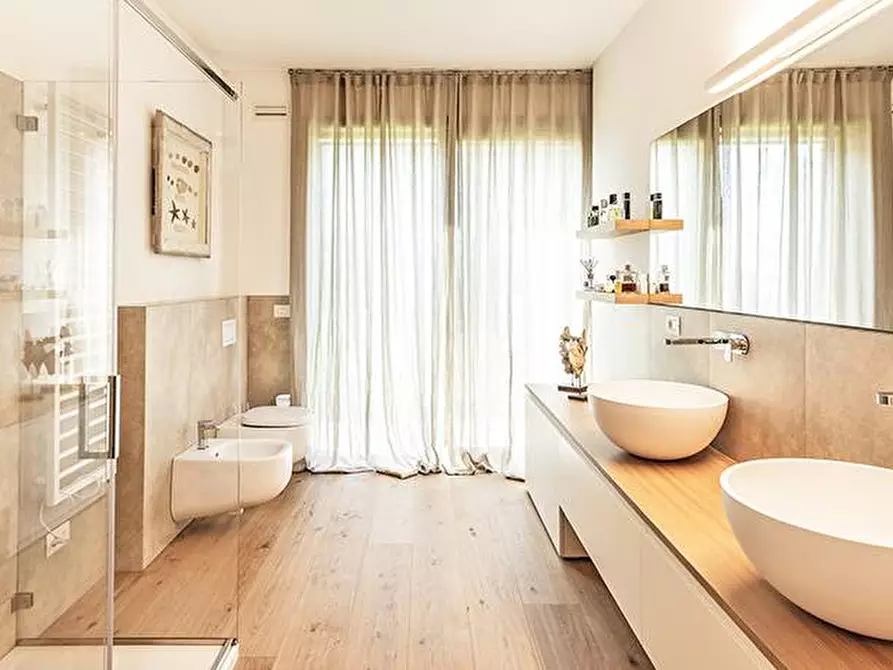 Immagine 29 di Villa in vendita  in via colombo a Treviolo