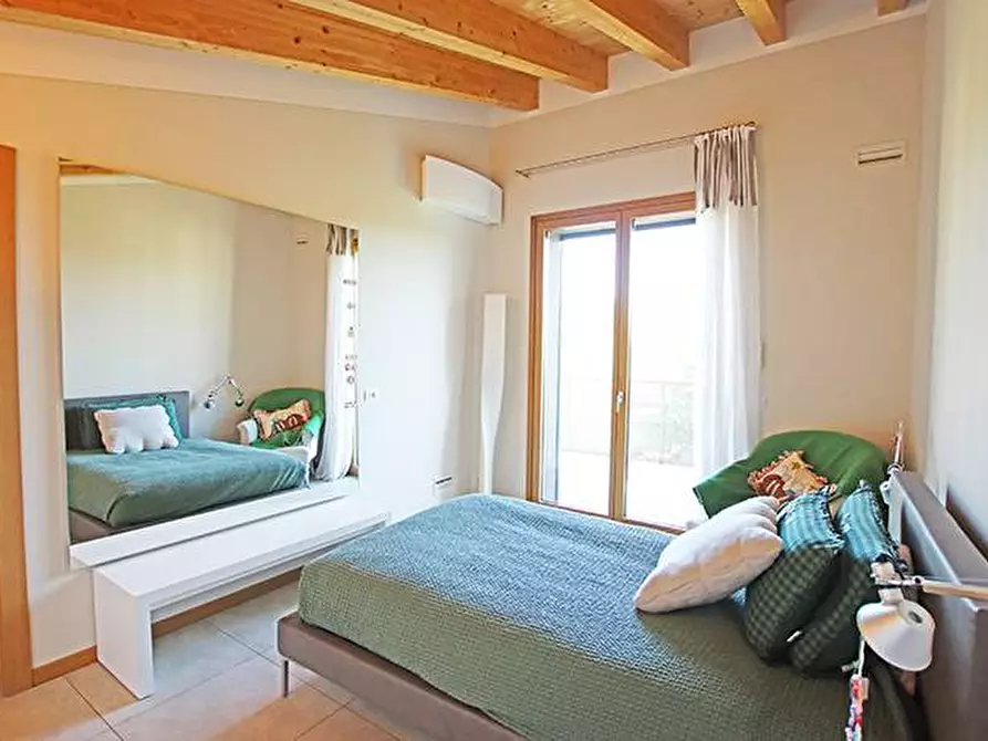 Immagine 35 di Villa in vendita  in via colombo a Treviolo