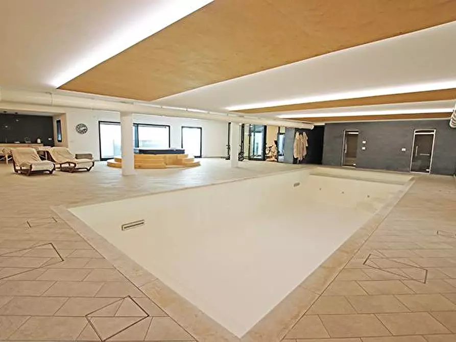 Immagine 42 di Villa in vendita  in via colombo a Treviolo