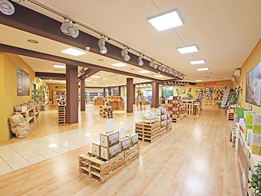 Immagine 5 di Negozio in affitto  in via Dei Termini a Arcene