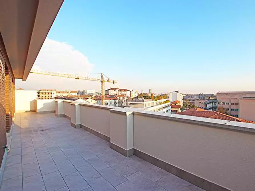 Immagine 1 di Attico in vendita  in via A. Maj a Bergamo