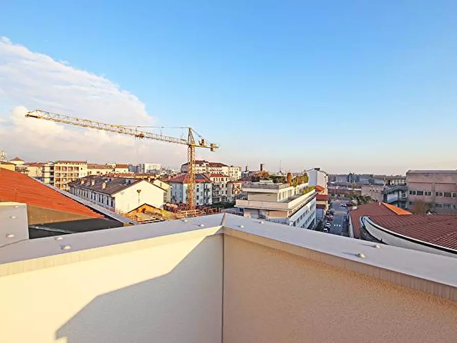 Immagine 6 di Attico in vendita  in via A. Maj a Bergamo