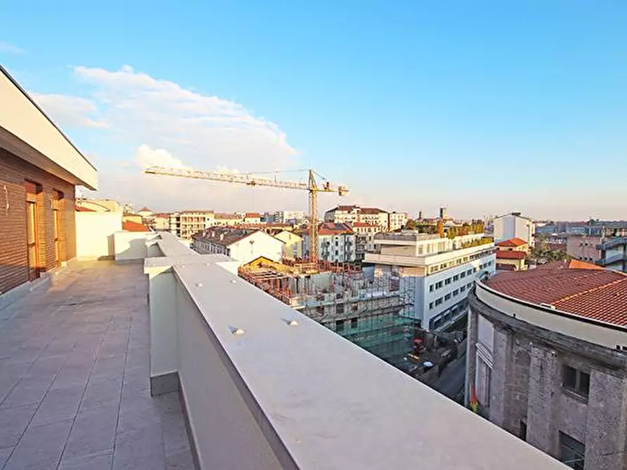 Immagine 8 di Attico in vendita  in via A. Maj a Bergamo