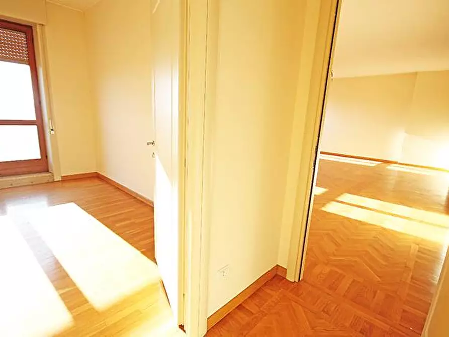 Immagine 21 di Attico in vendita  in via A. Maj a Bergamo