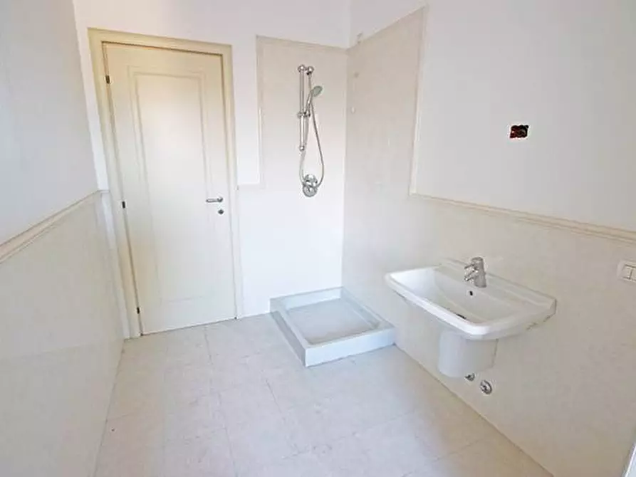 Immagine 27 di Attico in vendita  in via A. Maj a Bergamo