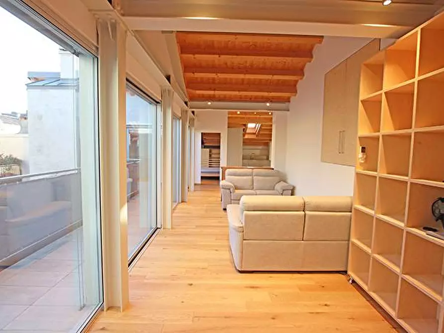 Immagine 10 di Attico in affitto  in via borgo palazzo a Bergamo