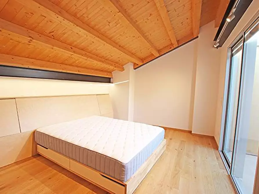 Immagine 14 di Attico in affitto  in via borgo palazzo a Bergamo