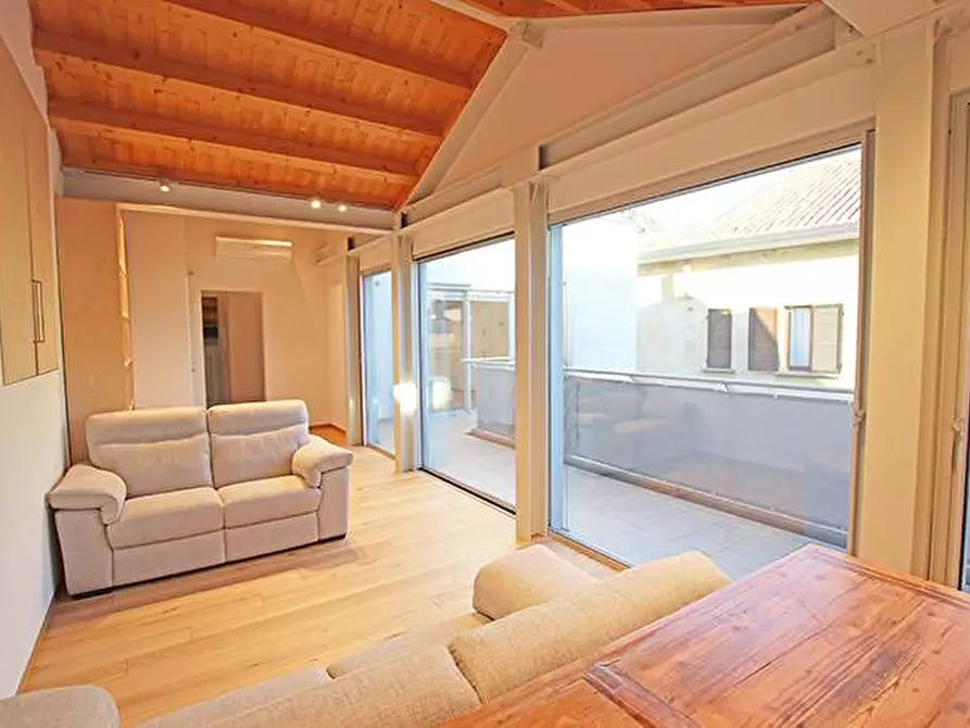 Immagine 8 di Attico in vendita  in via borgo palazzo a Bergamo