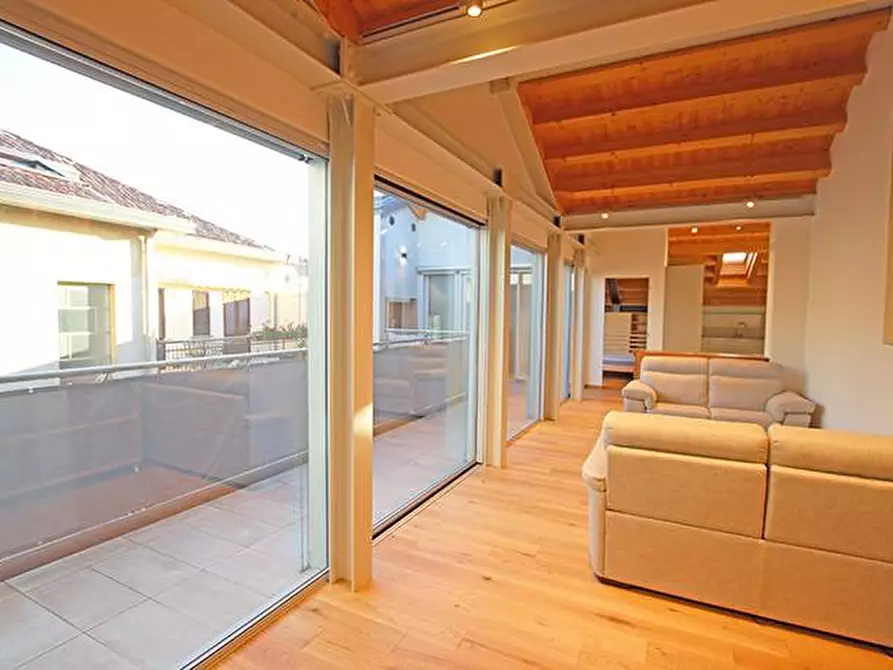 Immagine 10 di Attico in vendita  in via borgo palazzo a Bergamo