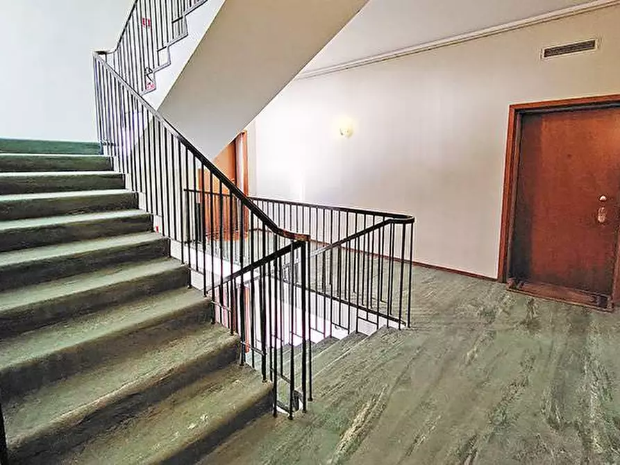 Immagine 29 di Appartamento in vendita  in via mazzini a Bergamo