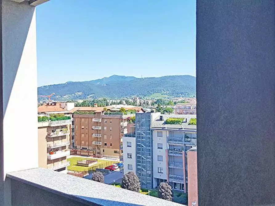 Immagine 9 di Attico in vendita  in via Gritti a Bergamo