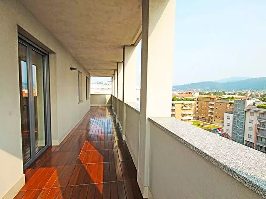 Immagine 3 di Attico in vendita  in via Gritti a Bergamo