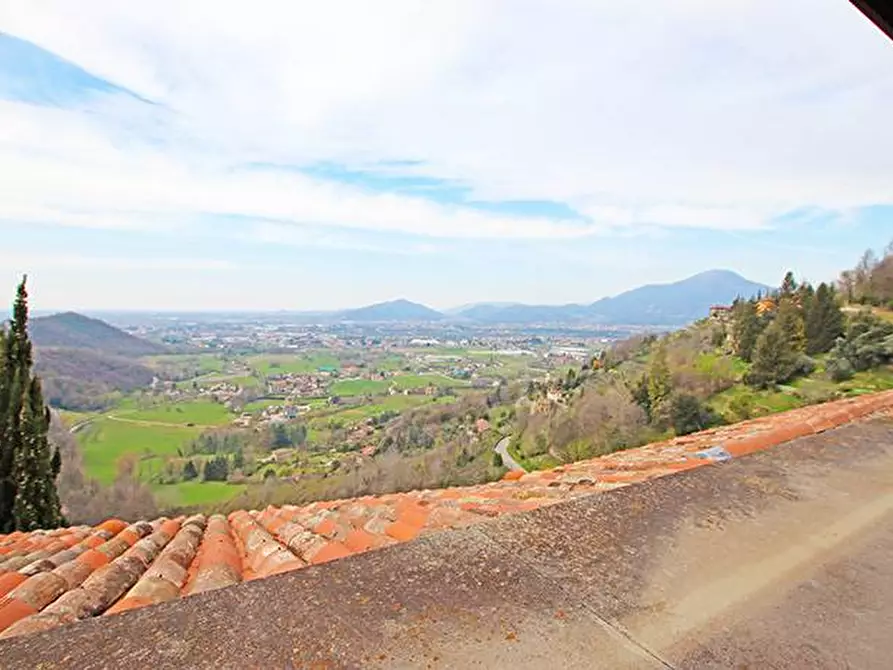 Immagine 8 di Villa in vendita  a Bergamo