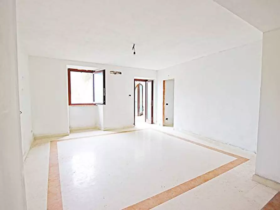 Immagine 25 di Villa in vendita  a Bergamo