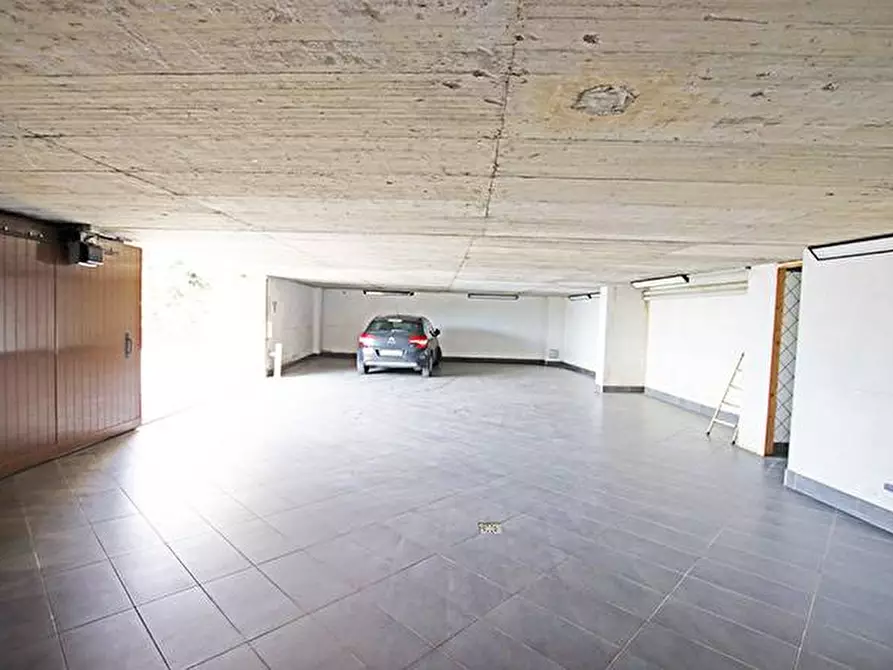 Immagine 32 di Villa in vendita  a Bergamo