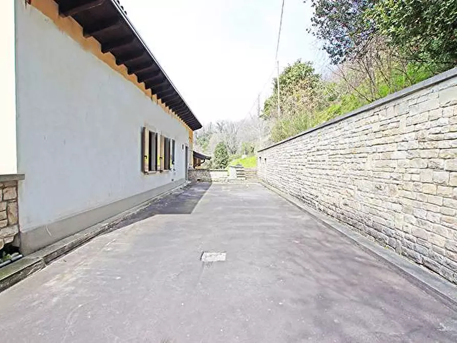 Immagine 22 di Villa in vendita  a Bergamo