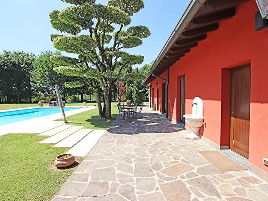 Immagine 5 di Villa in vendita  a Dalmine