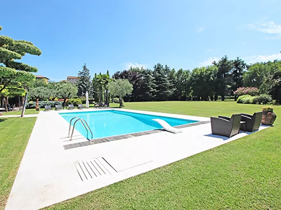 Immagine 8 di Villa in vendita  a Dalmine