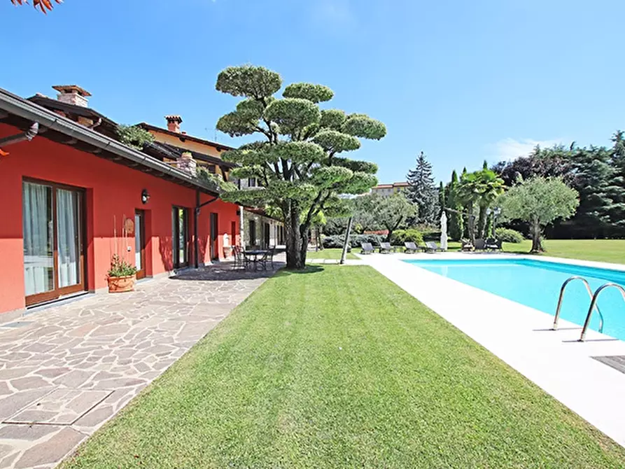 Immagine 9 di Villa in vendita  a Dalmine