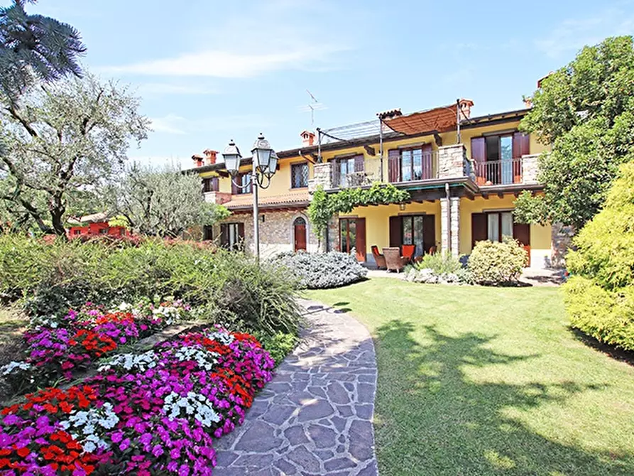 Immagine 14 di Villa in vendita  a Dalmine